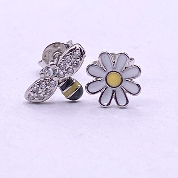Silver enamel crystal Bee & daisy flower earrings honey bee 🐝 925 - Picture 1 of 6
